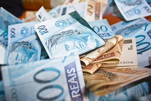 reais-dolar-euro-ilustracao(1)