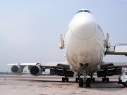 Avión con escalera de frente