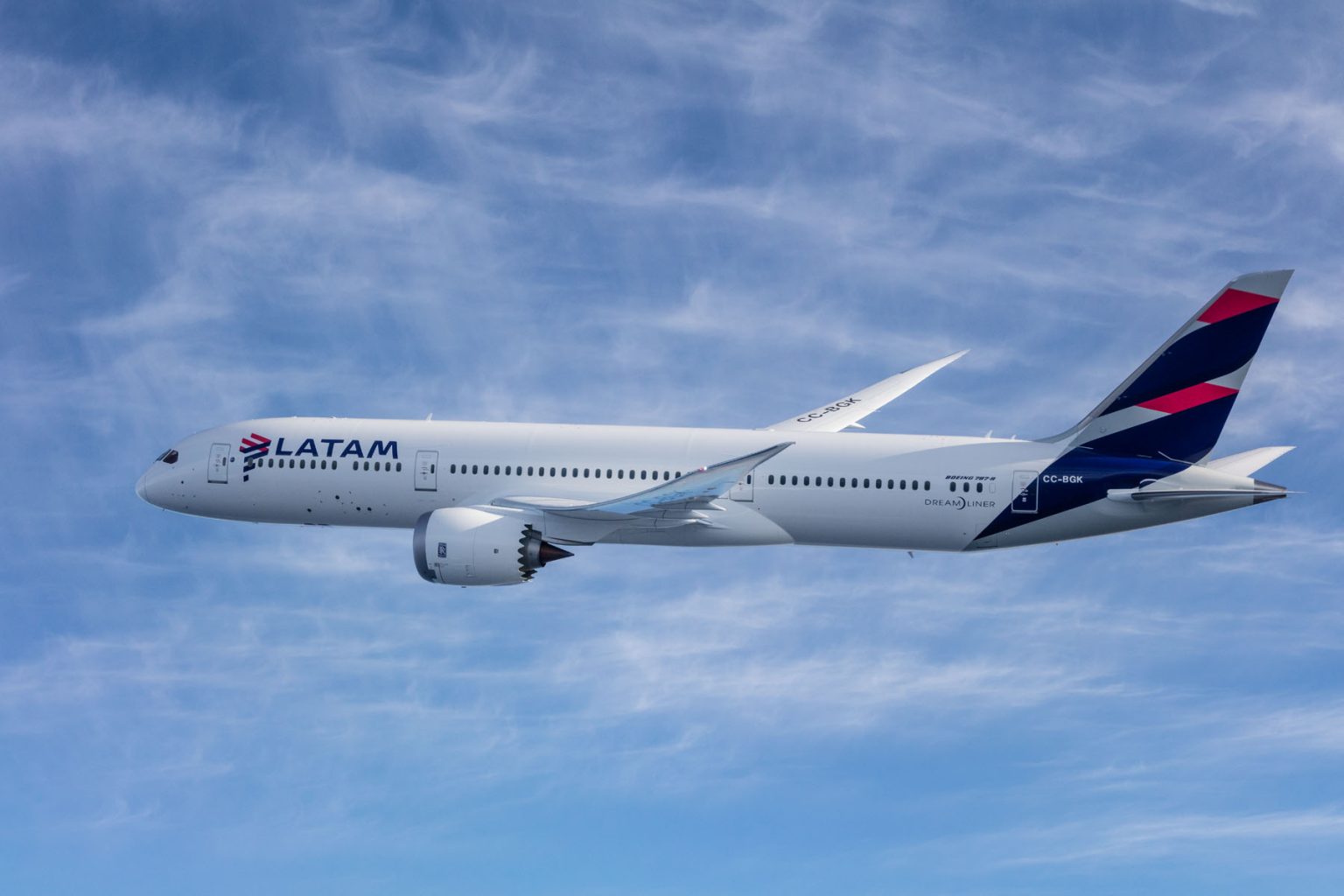 Latam Airlines Colombia Ampl A Su Programa Segundo Vuelo Para Darle