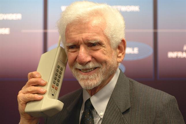 El teléfono celular cumple 40 años: habla su creador