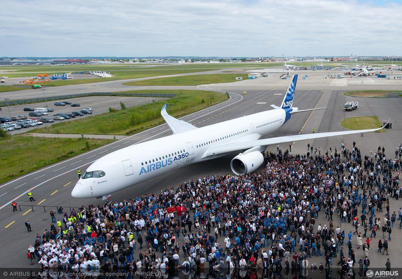 Airbus: se termina de pintar el primer A350 XWB en Toulouse