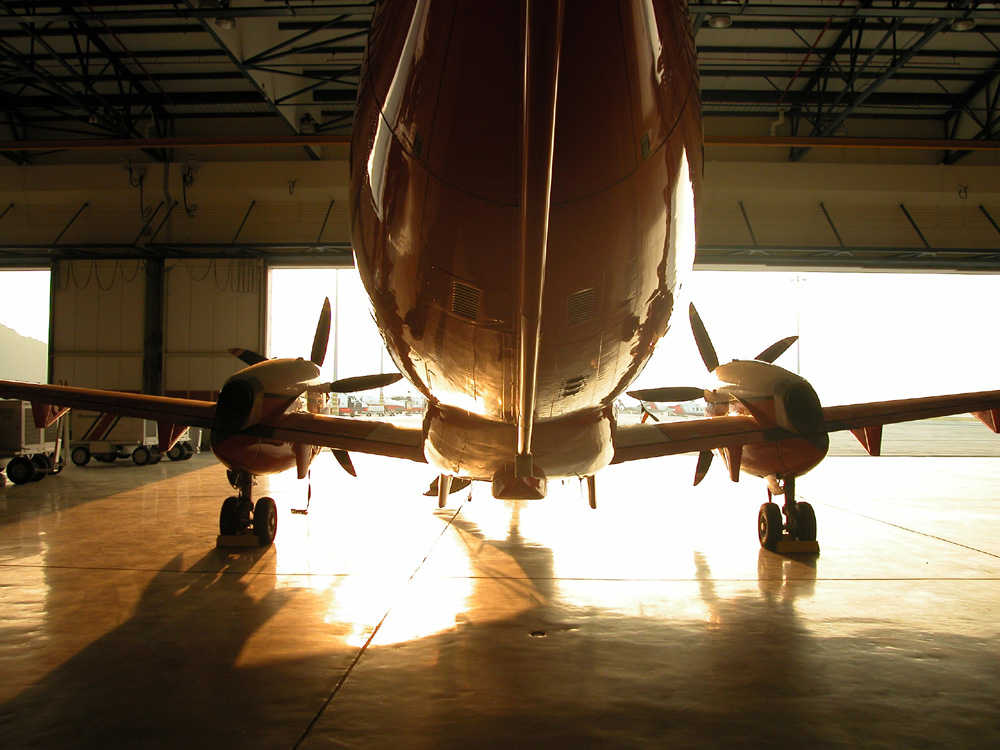 ¿Influye la pintura de los aviones en el consumo de combustible?