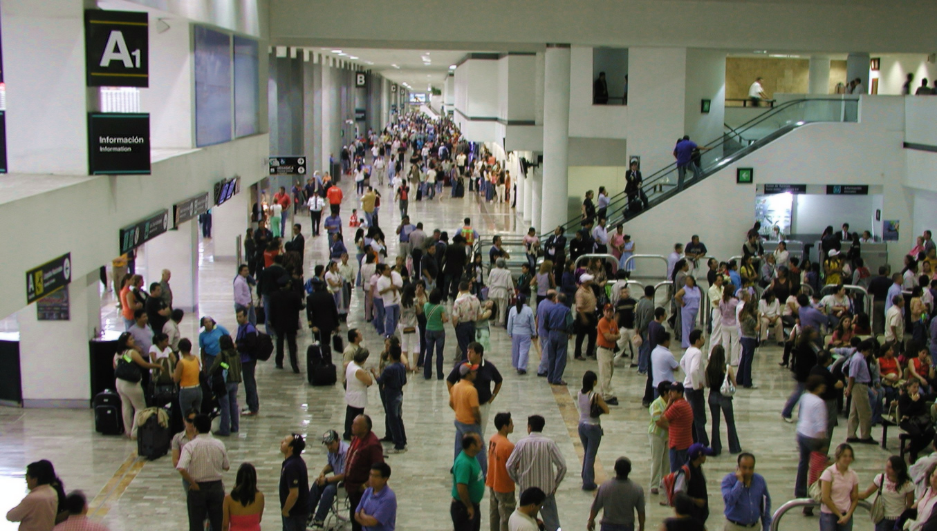 Aeropuerto lanza ‘claves del buen viajero’ ante incremento de pasajeros por vacaciones