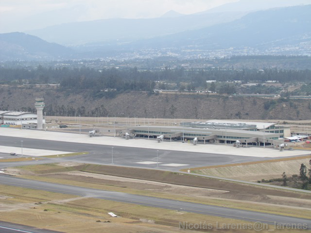 El aeropuerto Mariscal La Mar de Cuenca reanudó sus operaciones