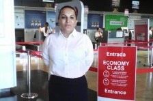 La azafata transexual rechazada por Turkish Airlines inicia nuevas prácticas en Aerolíneas Argentinas