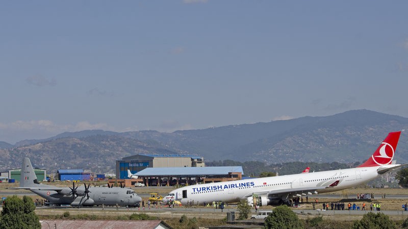Cómo un accidente de Turkish Airlines cortó los lazos de Nepal con los cielos durante días