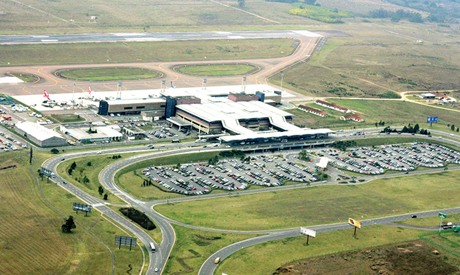 Aeroporto de Curitiba volta a operar voos internacionais em abril