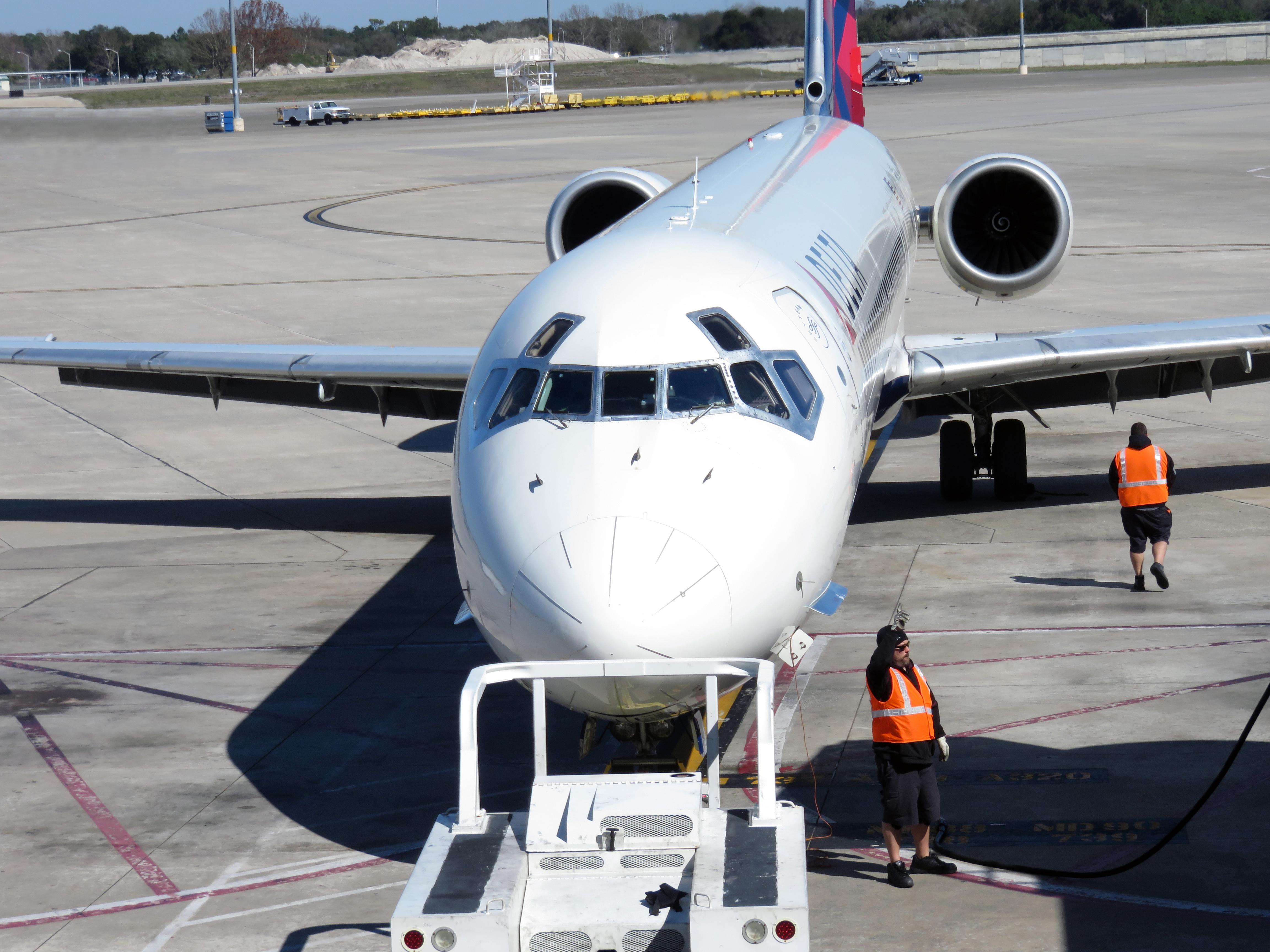 Delta Airlines contratará a 25.000 trabajadores