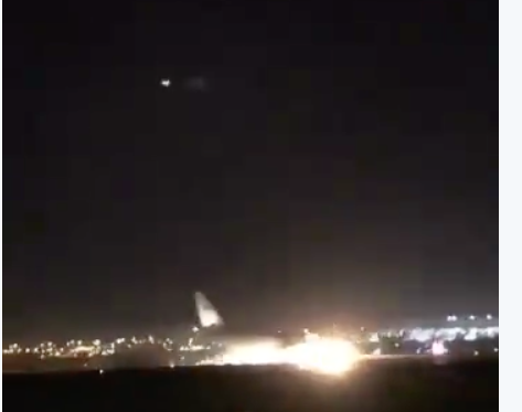 Impactante aterrizaje de emergencia en Arabia Saudita: un avión se posó sin tren delantero