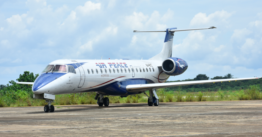 Embraer e Air Peace assinam contrato de serviços e reposição de peças para seis jatos ERJ-145