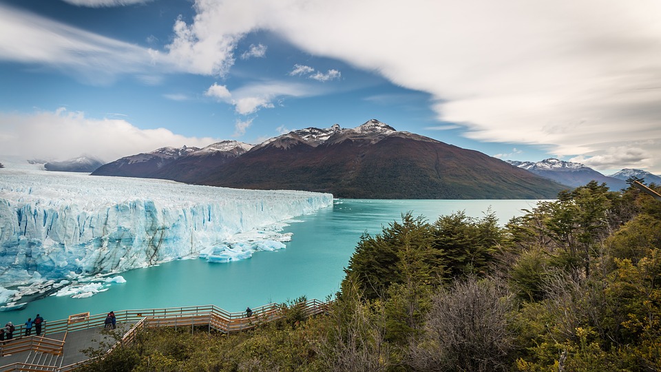 Buscan incrementar la llegada de turistas chinos a la Patagonia