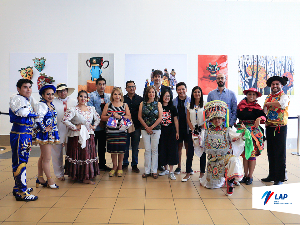 Aeropuerto Jorge Chávez recibe a turistas con exposición “Somos arte, somos Perú”