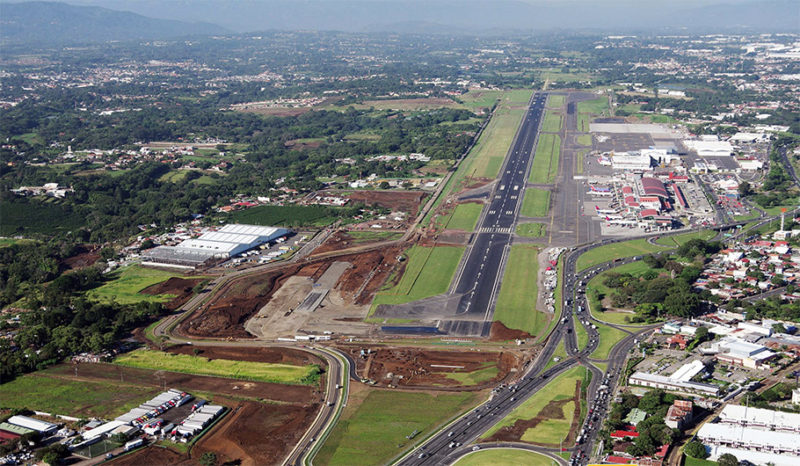 Aeropuerto Juan Santamaría estrena calle de rodaje sur para agilizar flujo de aviones