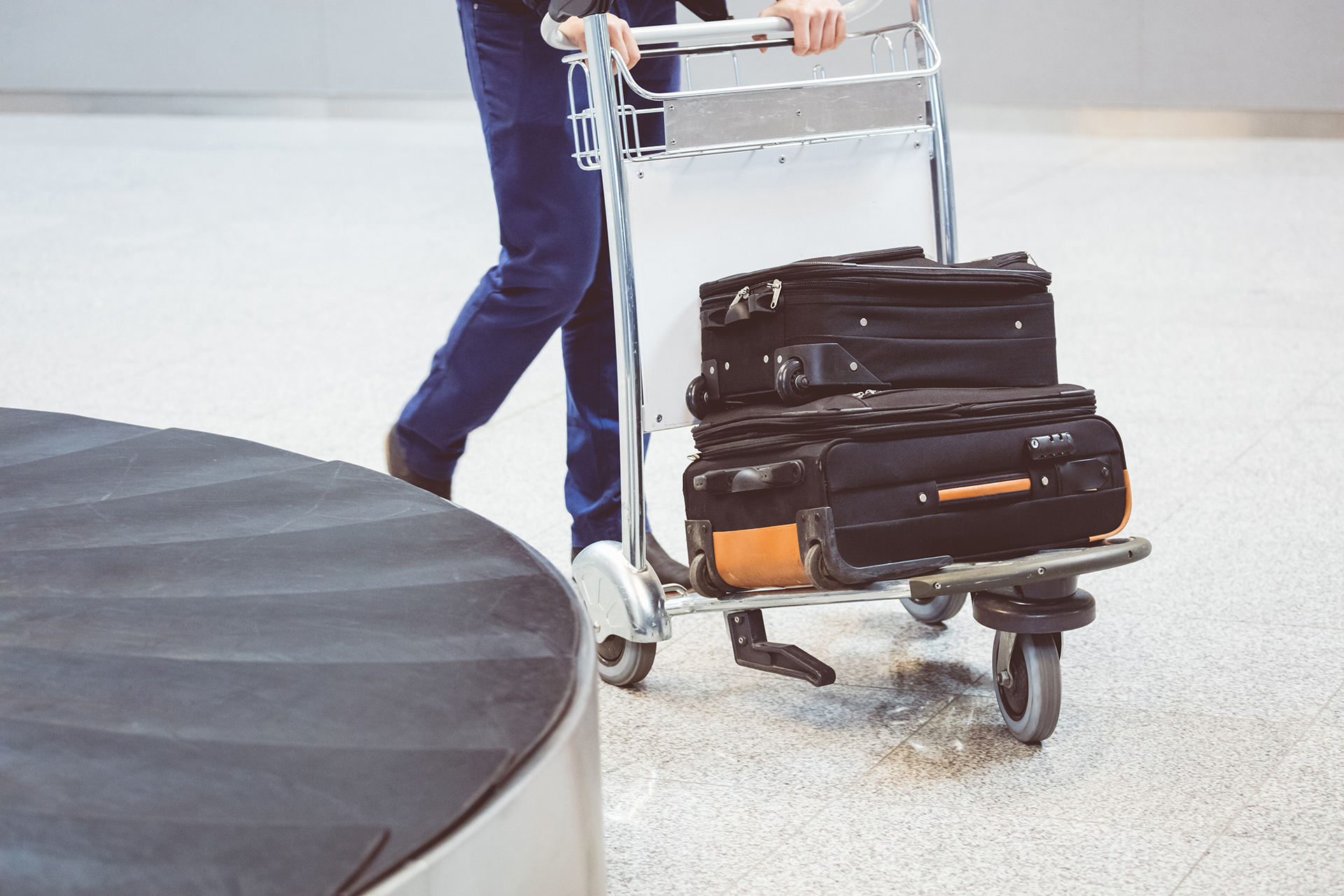 Veto da bagagem gratuita evitará saída de low costs, diz Anac