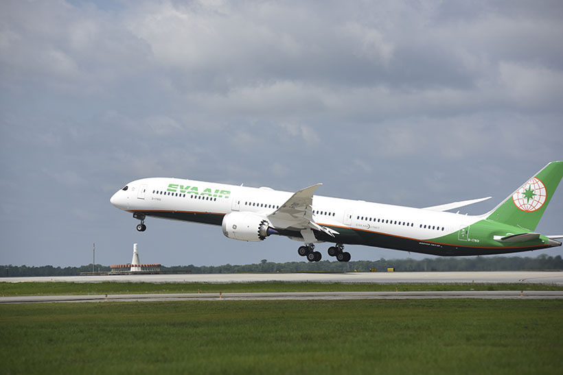 EVA Air Takes Delivery of Its First Boeing 787-10 Dreamliner