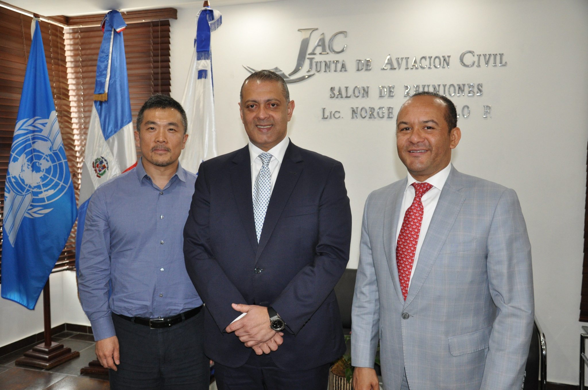 RD: Presidente de la JAC se reúne con director de aerolínea china Hainan Airlines