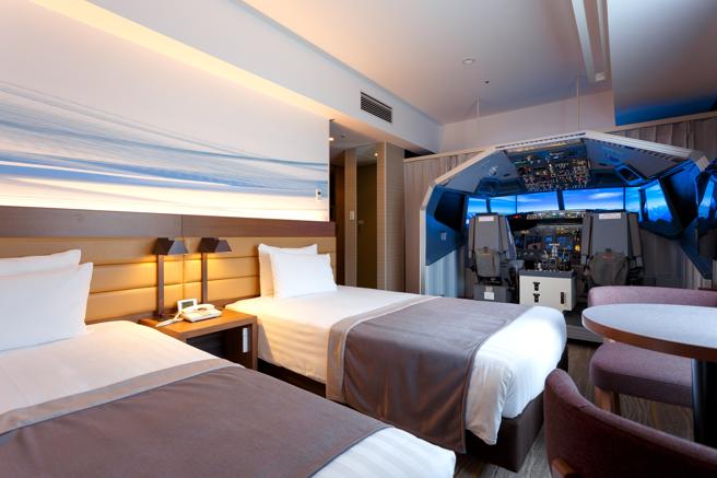 Un hotel de Japón ofrece un simulador de vuelo real en una de sus habitaciones