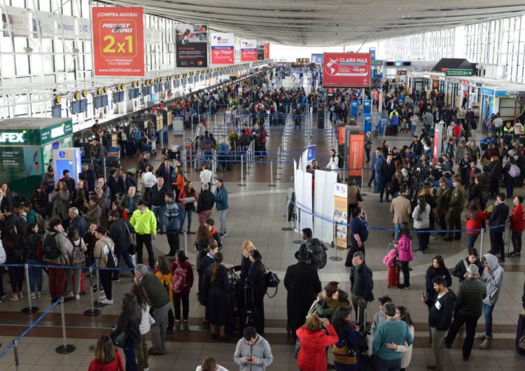 Medidas para disminuir huella de carbono en aeropuerto de Santiago de Chile