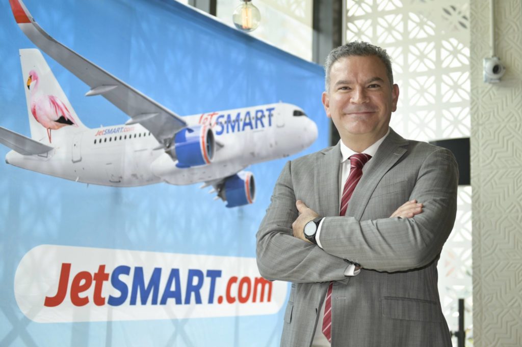 JetSMART inicia operaciones de nueva ruta directa entre Santiago y Bogotá