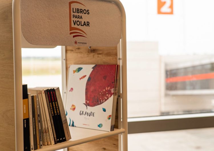Uruguay: Aeropuerto de Carrasco ofrece a los pasajeros biblioteca ambulante