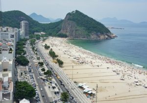 Receita gerada por estrangeiros no Brasil até julho de 2022 quase iguala todo o ano de 2021