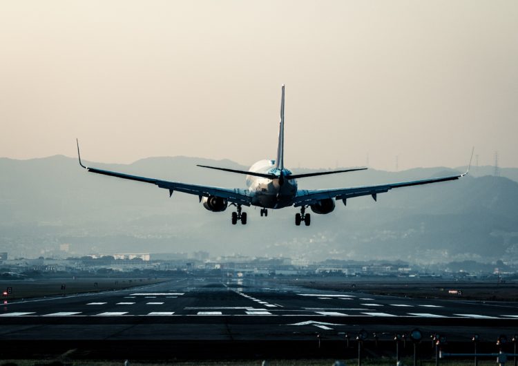 Vuelo 858 despegó en 2023 y aterrizó en Estados Unidos el 31 de diciembre del 2022: ¿Qué sucedió?