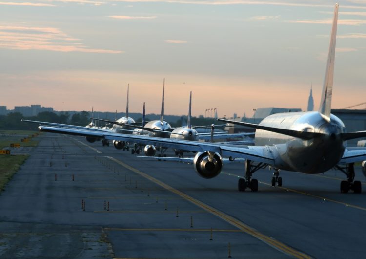 Más de 84.000 millones de USD en pérdidas para la industria de la aviación en 2020
