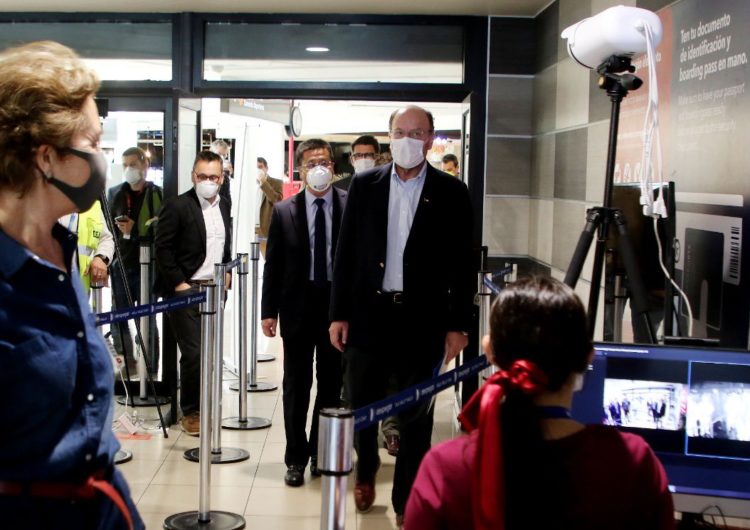 Chile: Presentan nuevo sistema de control de temperatura de pasajeros en el Aeropuerto de Santiago