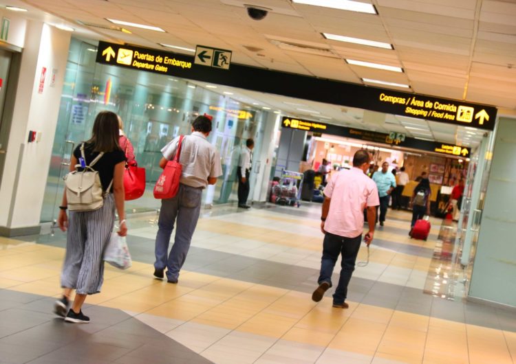 Gremios saludan el 100% de aforo en los aeropuertos en Perú: Medida ayudará en la recuperación del transporte aéreo y la industria turística