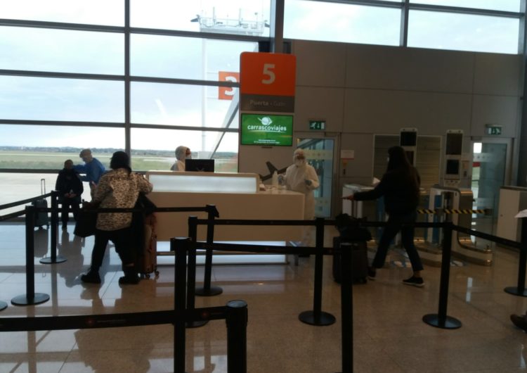En Uruguay resultaron positivos 0,04% de los pasajeros aéreos desde julio