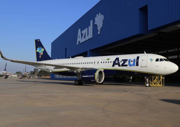 Azul es la primera aerolínea de Brasil en dejar de exigir mascarillas en sus vuelos