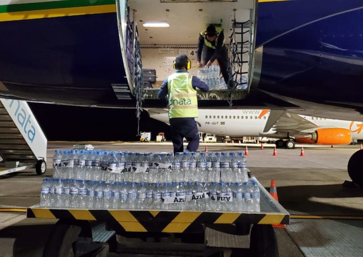 Voluntários da Azul em Belém arrecadam 22 toneladas de mantimentos para o Amapá