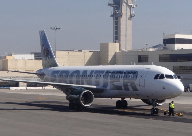Frontier Airlines en conversaciones con SpaceX