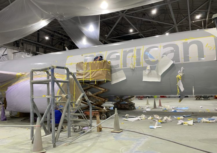 American Airlines cambiará la pintura de sus aviones para reducir el consumo de combustible