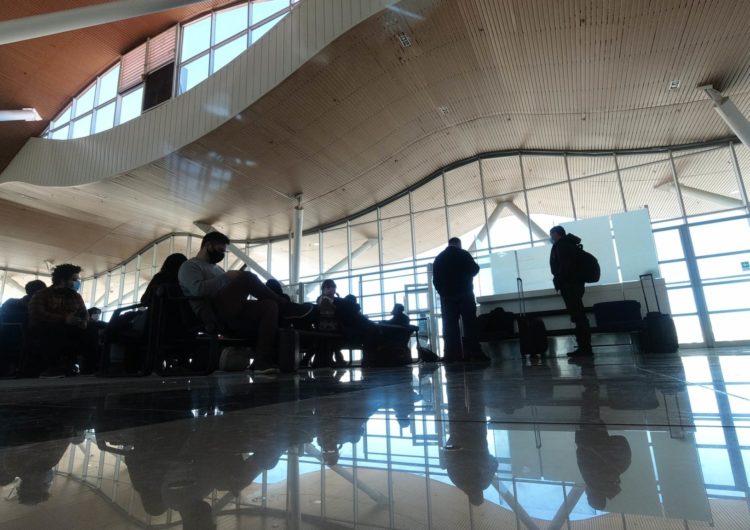 Tráfico aéreo de pasajeros en Chile mantiene una caída de 44,5% en septiembre