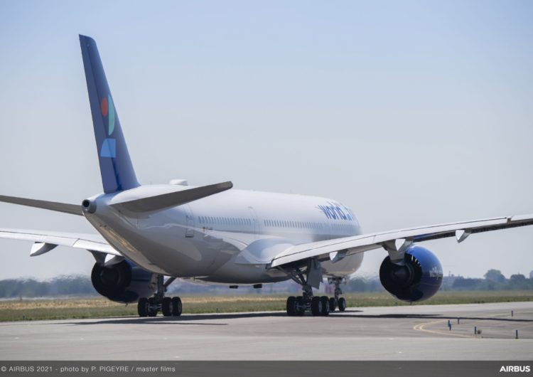 La aerolínea World2Fly y OnlineTours inauguran su primera agencia en Madrid