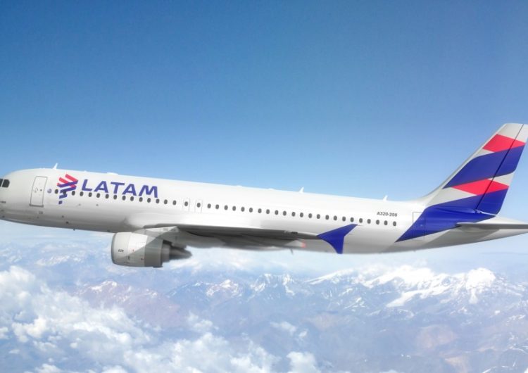 LATAM anuncia que voltará a operar o voo direto Rio de Janeiro-Lima em março