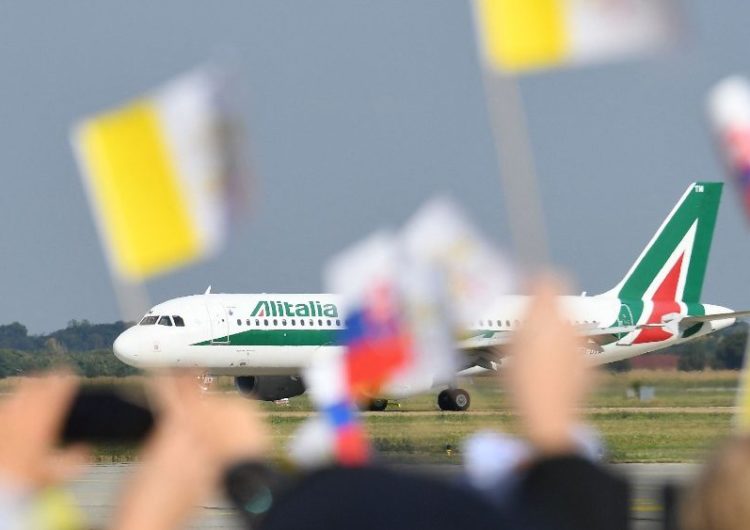 El Papa se despide de Alitalia ante el cese definitivo de la aerolínea