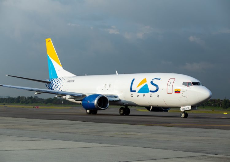 Líneas Aéreas Suramericanas recibió su primer Boeing 737-400SF