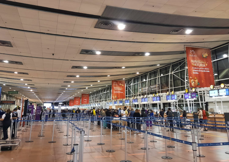 Aeropuerto de Santiago aumentó en 17,4% sus pasajeros durante 2021 y superó los 10 millones