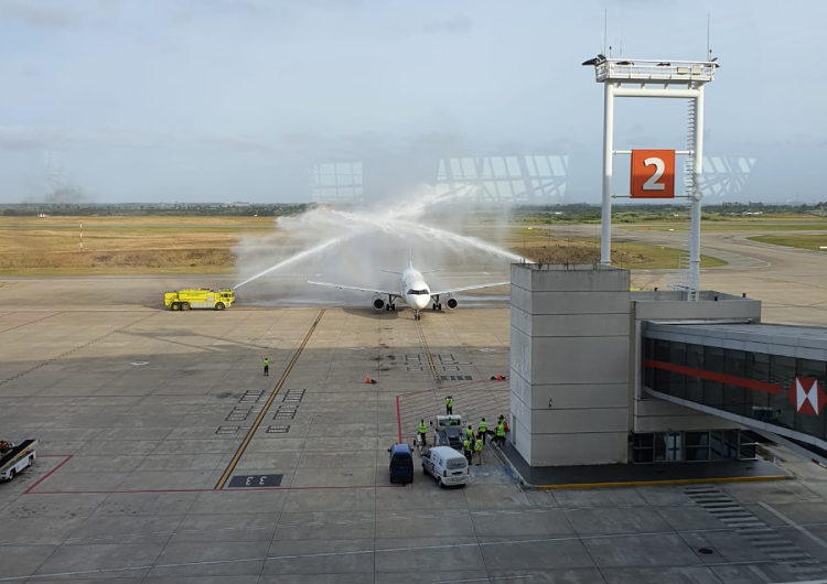 JetSMART inaugura su ruta Santiago-Montevideo