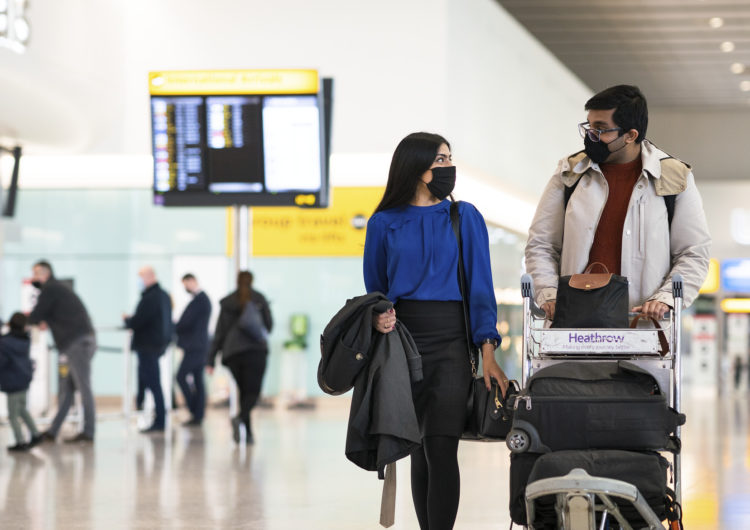El aeropuerto de Heathrow, British Airways y Virgin Atlantic relajan normas sobre el uso de cubrebocas