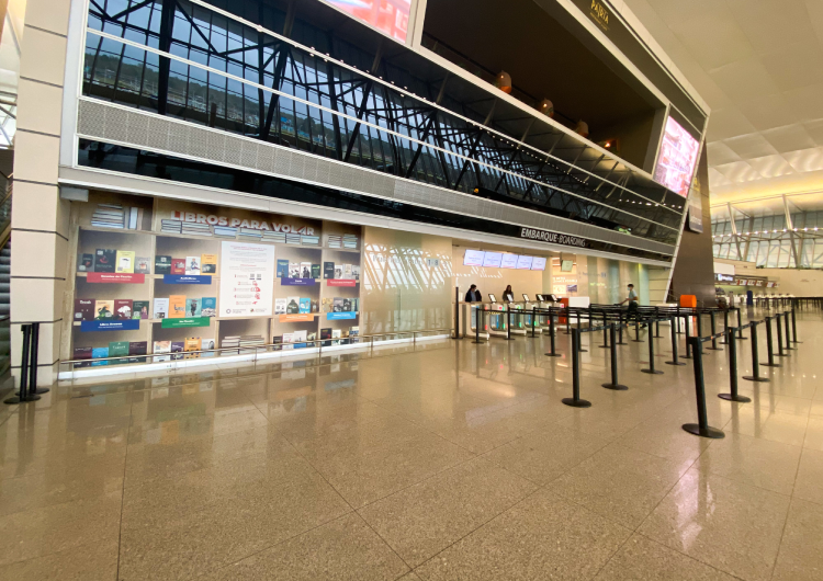 Aeropuerto de Carrasco y Biblioteca País de Plan Ceibal instalan biblioteca virtual para pasajeros
