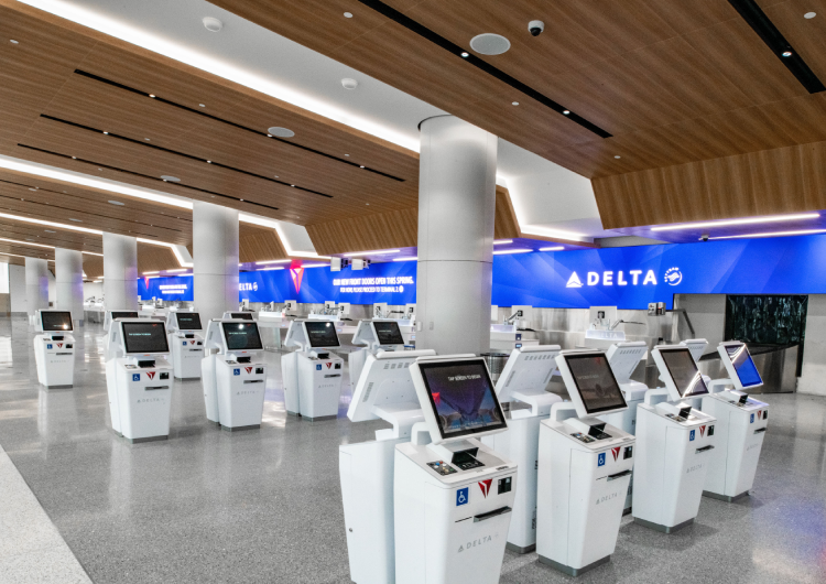 Delta y Los Angeles World Airports presentan la primera fase importante de Delta Sky Way en LAX