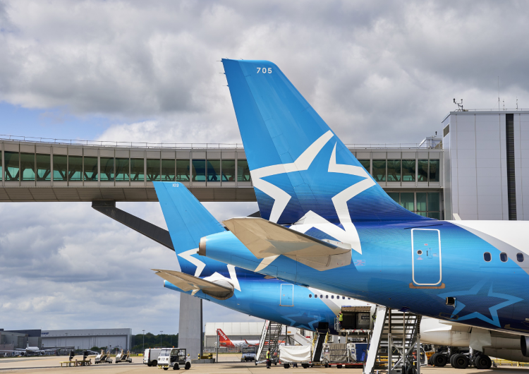 El Salvador recibe nueva aerolinea: Air Transat