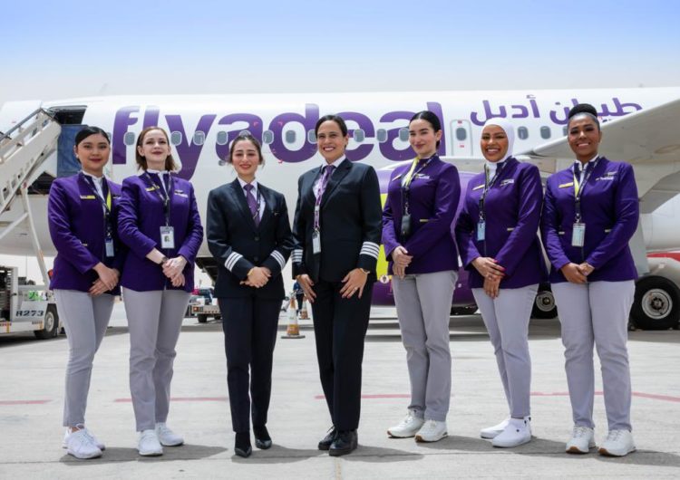 Flyadeal hace historia en Arabia Saudí al operar el primer vuelo con una tripulación femenina