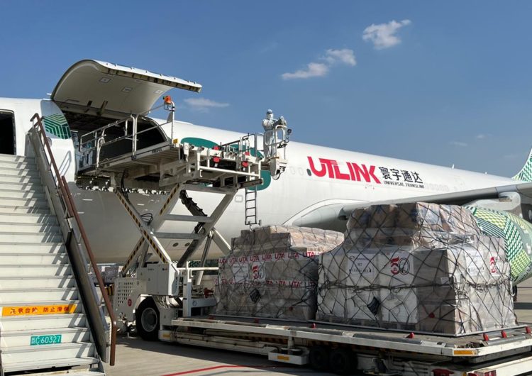 Inaugura mas vuelos regulares de carga a China