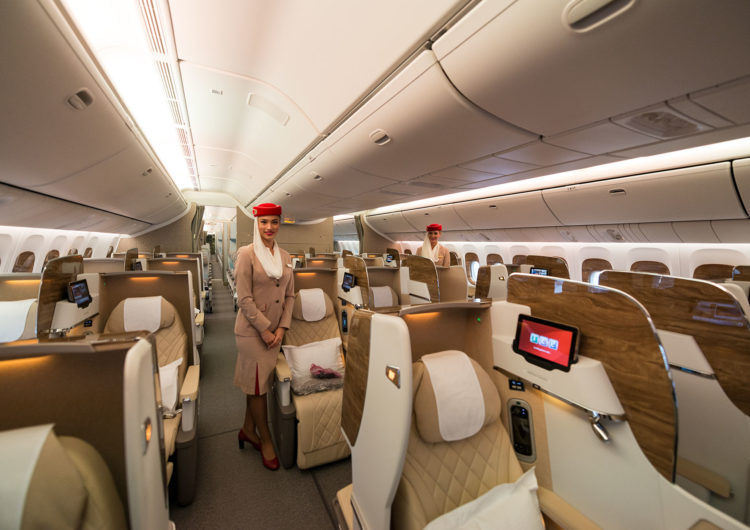 Emirates: Aerolínea busca trabajadores en Chile y difunde requisitos