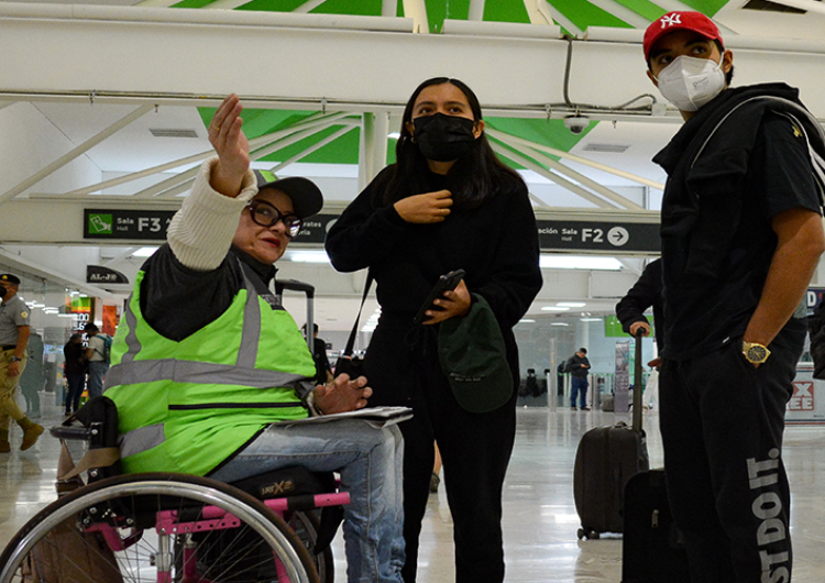 Aeropuerto de la CDMX reanuda empleo a personas con discapacidad