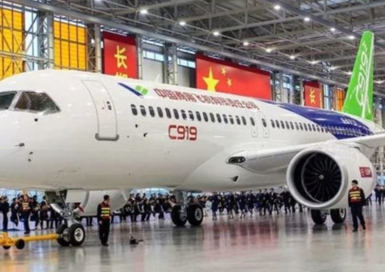 China Eastern Airlines recibe el primer avión Comac C919